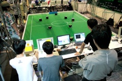 試合が始まってしまうと，人間はもうただ見守るしかない